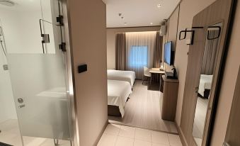 Yuzhan Hotel (Shanghai Jiading Xincheng Baolong Plaza)