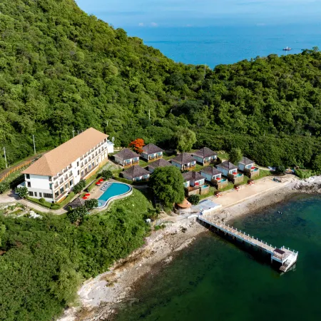 Novotel Koh SI Chang Отели рядом с достопримечательностью «Ко Си Чанг»