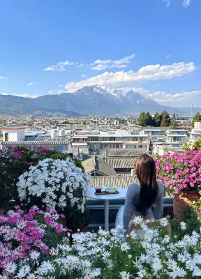 Unexpected B&B (Lijiang Ancient City Dashuiche Branch)