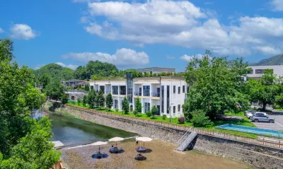 Lanting Creek bank · River · Fishing · Family Homestay Các khách sạn ở Dazhuhai