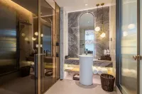 Weiyangju Urban Homestay (Yanjiang Avenue, Natural Tower, Yichang) - balcony
