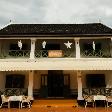 Barn Laos Luangprabang Heritage Отели рядом с достопримечательностью «Ват Сенсоухарам»