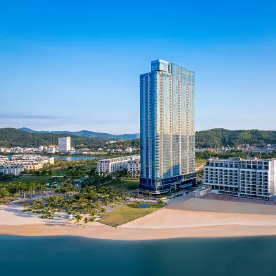 A La Carte Ha Long Bay Managed by TASECO Hotels near Tuần Châu Harbor / Tuan Chau Port