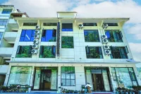 Shennongjia Mountain and City Hotel Hotels near Xiangxi Yuan