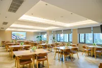 Country Inn & Suites by Radisson Hotel (Xianning Media Building City Museum)
