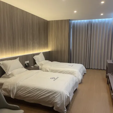 West Business Hotel