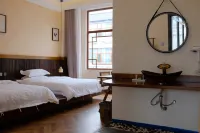 Zhijian Mountain Lodge - 2-Star