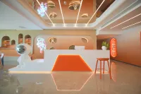 Cloud Glam Seaview Hotel