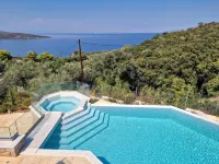 Villa Arian