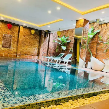 Golden River Hotel