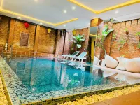 Golden River Hotel Hotels near Five Seasons