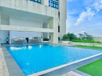 Paradigm Residence Johor Bahru by Stayrene - Rooftop Pools