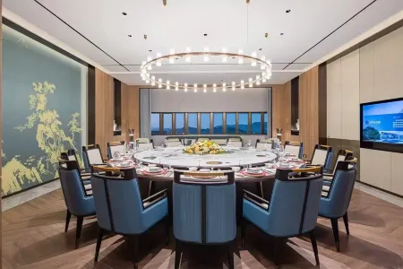 Hotel City Comfort Inn（Nanhu Branch, Zigong Bangtai No. 4 People's Hospital） Отели рядом с достопримечательностью «Zigong Library»