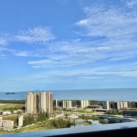 Jifeng Seaview Light Residence (Shili Silver Beach, Hailing Island, Yangjiang)