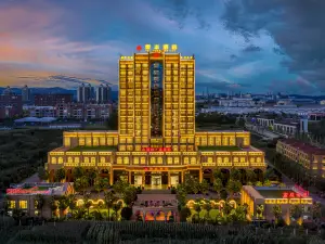 Taifeng Hotel (Qujing Wanda Bund)