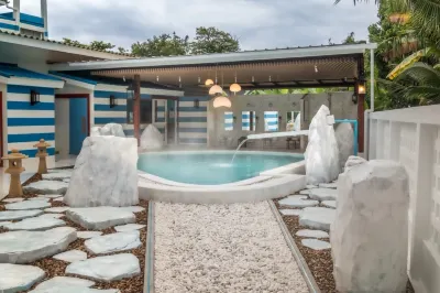 清邁映日溫泉居 Studio Naenna Textiles Gallery附近的飯店