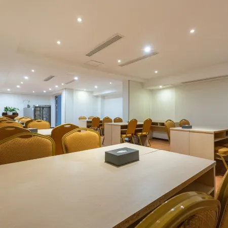 Huiyue Qianxi Hotel