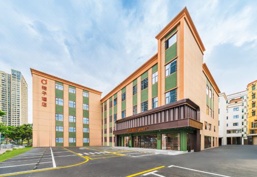 Orange Hotel 객실