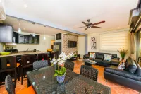 코코 선셋 힐 52 코코 호텔