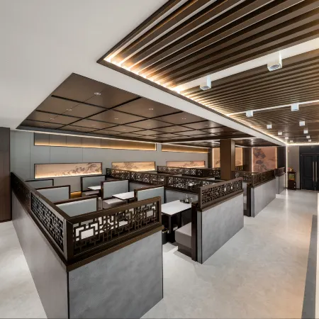 Xuexiang Ruixue Yunting Hotel