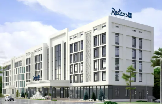 โรงแรม แรดิสัน บลู, สนามบิน อัลมาตี