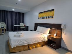 LUNA HOTEL (FORMERLY GUANGDONG HOTEL )
