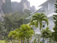 Arawan Beach Resort Krabi Hotels near Phra nang Cave Beach