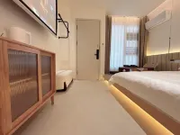Mountain Courtyard-Style Hotel - pet friendly