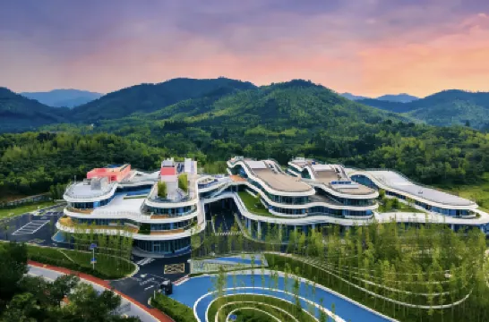 Huzhou Xisai Zhenyue Resort Hotel Hotels near Yuanxiangxiaozhen Sceneic Area