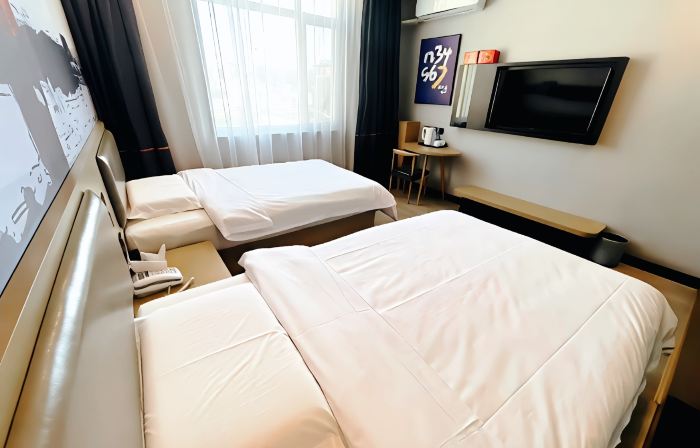 Junyi Hotel