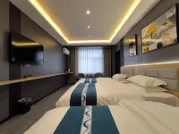 Lingtai Baiyue Hotel