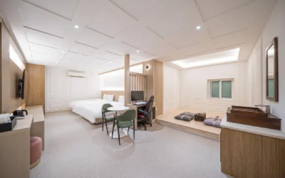 Changwon DEUMEU Hotel Hotels in 