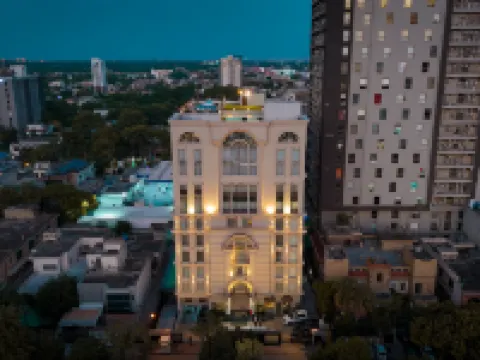 Nine Tree Luxury Hotel & Suites Lahore โรงแรมในลาฮอร์