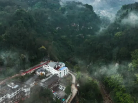 Trip.com Group Country Retreats (Mount Emei Yixi-Qingyin Joint Resort) Hotels near Qingyin Pavilion