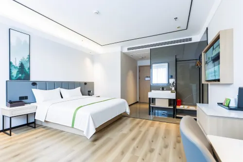 GreenTree Inn Express Hotel (Huludao Qianyuan Xiangman Huadu RT Mart Darunfa Store)