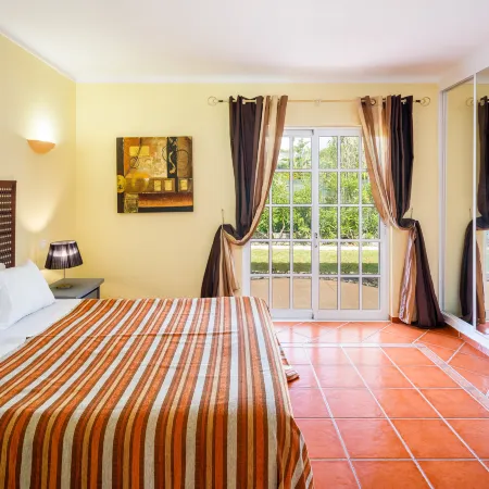 5 Bedroom Private Villa Tenazinha III, pool, garden, BBQ