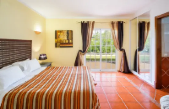 5 Bedroom Private Villa Tenazinha III, pool, garden, BBQ