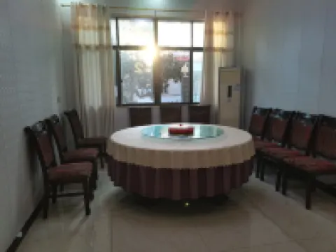 Shangcheng Holiday Hotel