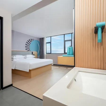 City Comfort Inn Hotel (Chibi Guomao High Speed Railway Station)