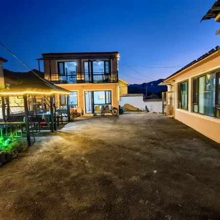 Shuidong Courtyard Homestay