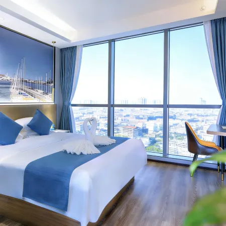 Yeste Yestour Hotel (Luchuan High-Speed Rail Station Pedestrian Street)