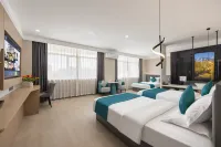 Yilong Hotel (Zhangye West Railway Station Bell Tower - Gym