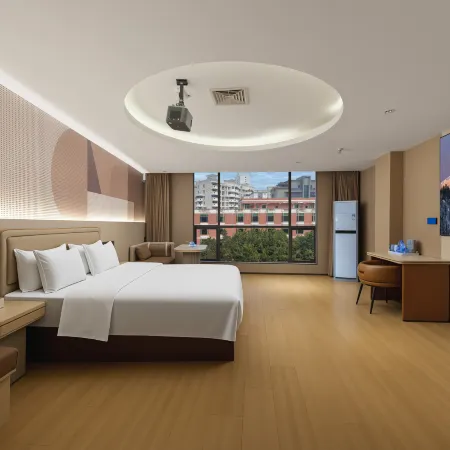 Home Inn UP Huayi Smart Travel Hotel (Shishi Municipal Government Takfi Plaza)