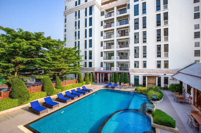 Lasalle Suites Hotel & Residence
