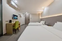 Home Inn Huayi Select Hotel (Xiamen SM City Square Jiangtou Subway Station) - pet friendly
