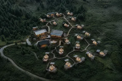 Jingfan Qizanggou Wilderness Luxury Tent Homestay Hotels in 