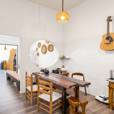 Guanshi Mountain House Homestay (Nanmenwan Fengdong Stone Store)