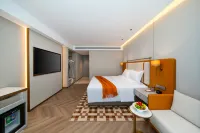 Korla Howard Johnson Life Hotel