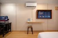 Super INS Jingyi E-sports Homestay (Minhou University Town Jinyu Subway Station) - Gaming und E-Sport