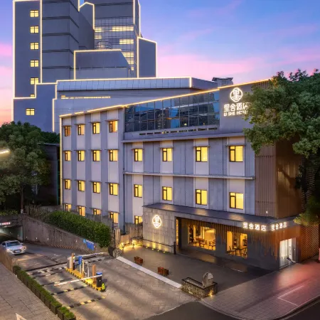 Lishe Hotel (Tianyi Square Town God's Temple Subway Station)